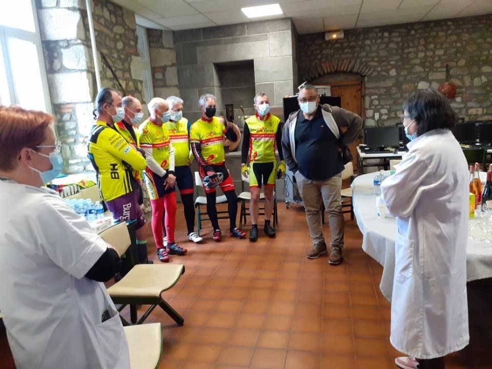 AMBERT - Le personnel soignant à l'écoute de nos cyclistes