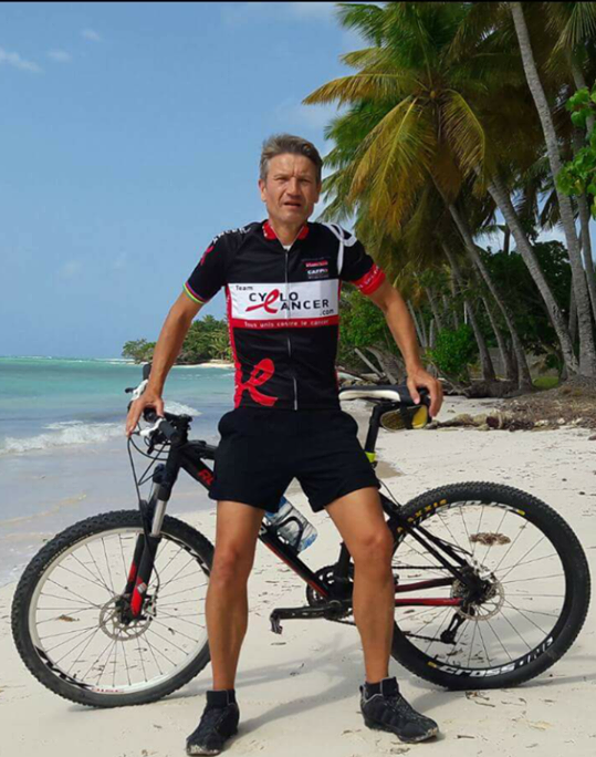 Steve EVEN prépare sa saison sous le soleil des Caraîbes avec le maillot du Teamcyclocancer.com